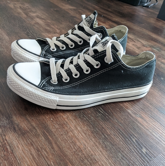 Men's Black Canvas Low-rise Trainers - BrandAlley